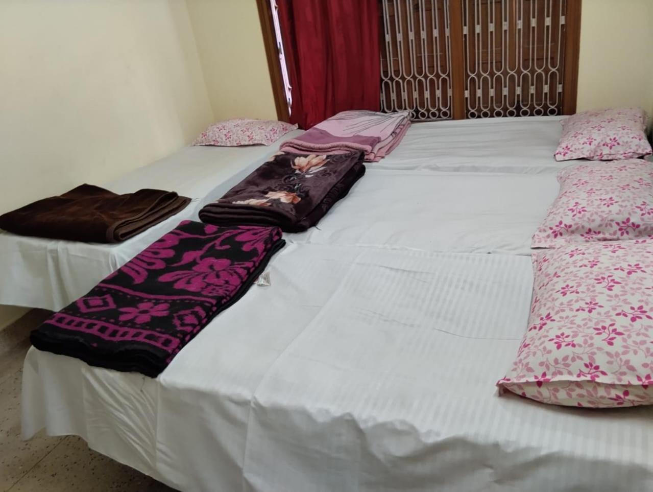 Satyam Shivam Sundaram Hotel - Varanasi — Photos 1